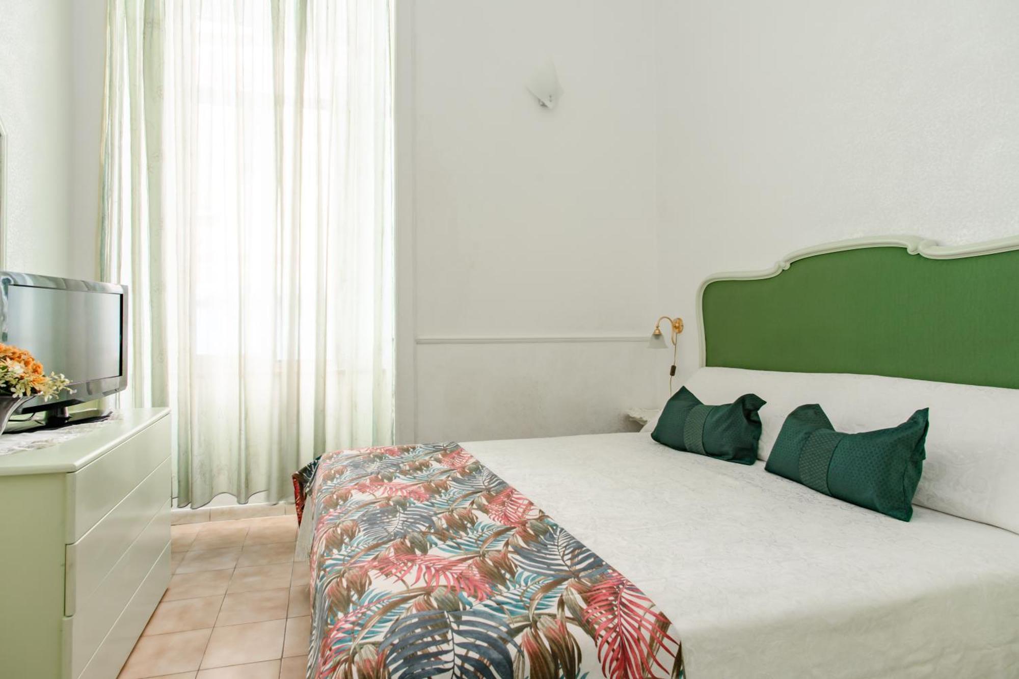 شقة Residenza Falcone, 36 نابولي المظهر الخارجي الصورة